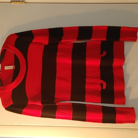 No boundaries thin sweater - Picture 1 of 3